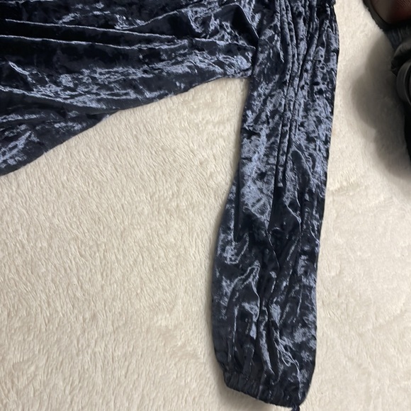 Ladies crushed velour top - Picture 4 of 5